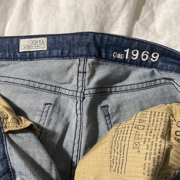 GAP size 30/ 10 long denims in amazing condition. - Picture 5 of 8